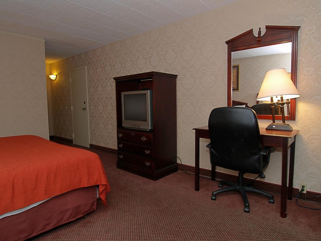 Days Inn Easton Bagian luar foto